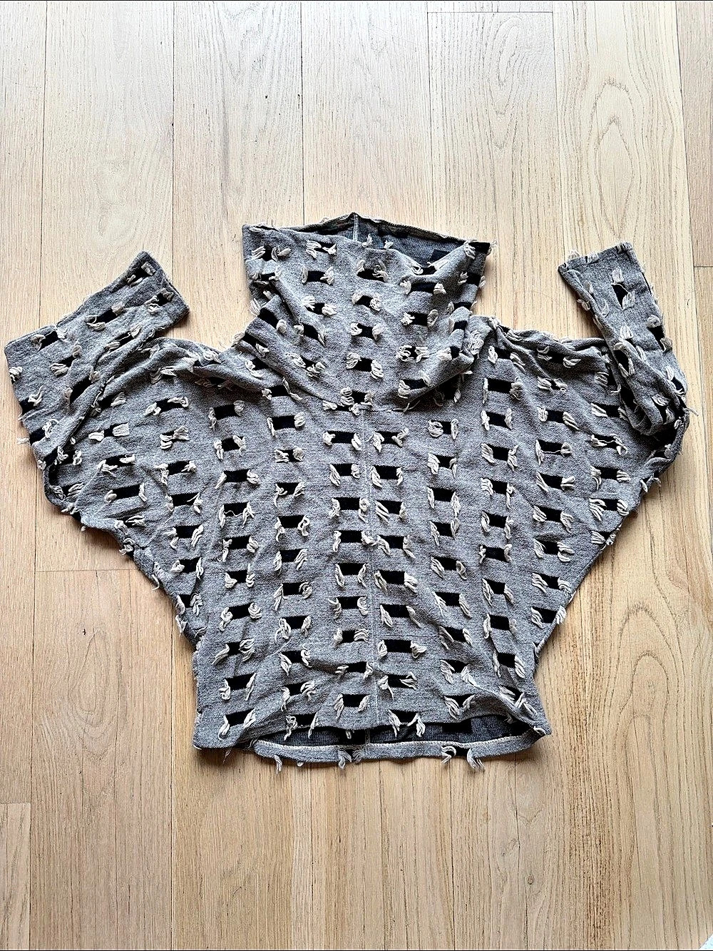 BLONDIE Distressed Cutout Short Sleeve Top in Gray & Black